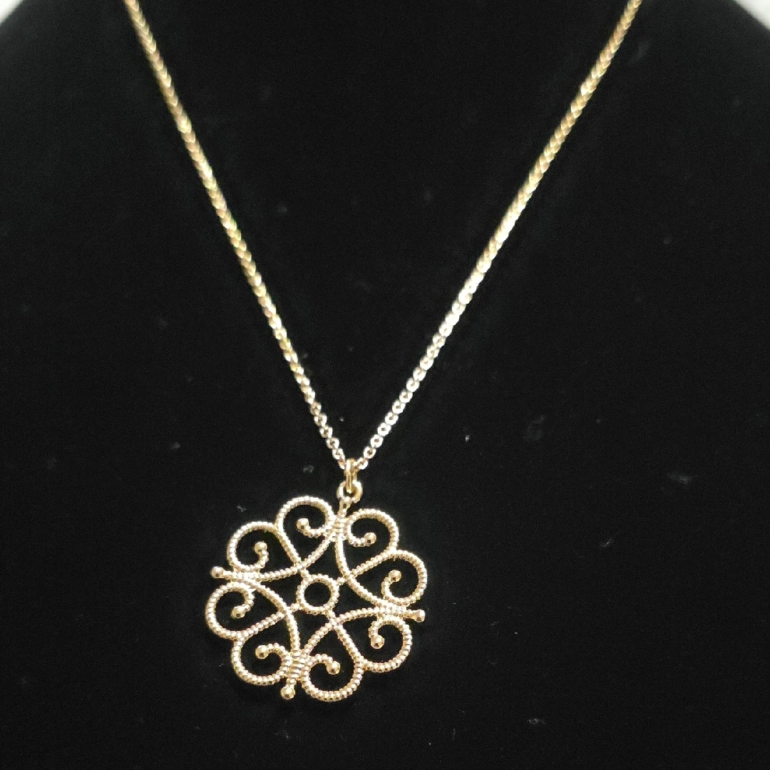 Lauren Ralph Lauren Elegant Gold Pendant Necklace 30$